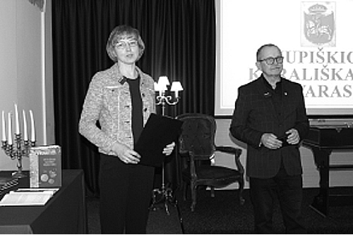 Renginio dalyvius pasveikino bibliotekos direktorius Algirdas Venckus, apie projektą papasakojo bibliotekininkė Jolanta Vosylienė.